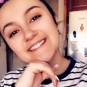 Meet your Posher, Eva